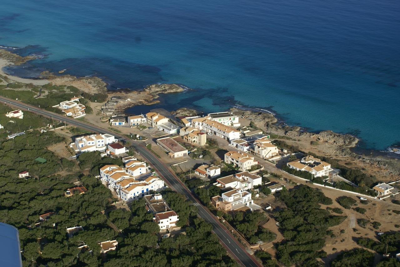 Apartamentos Delfin Es Calo  Exterior photo